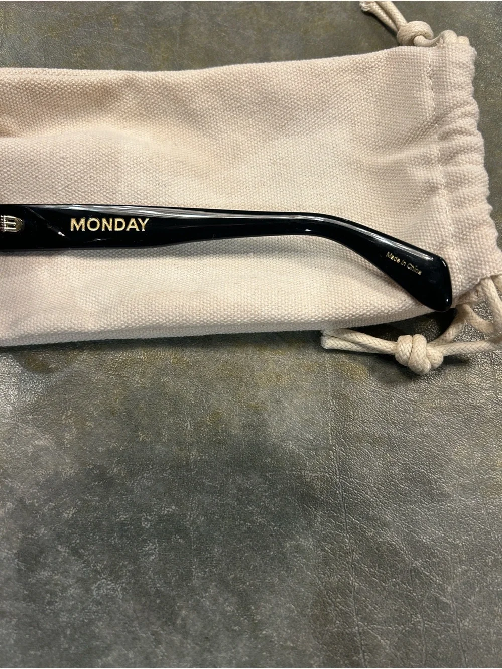Monday ES VEDRA SUNGLASSES - BLACK